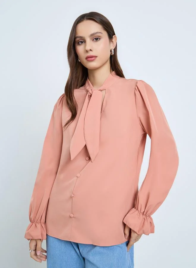 تايك تو بلوزة بأكمام طويلة وياقة بأربطة