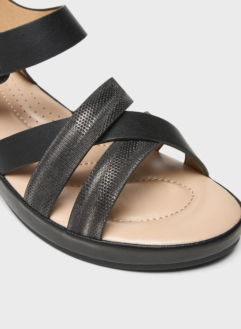 لو كونفورت Multi Strap Wedge Sandals