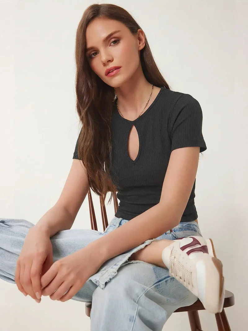 Happiness İstanbul ISTANBUL Ribbed Crew Neck Cut Out Crop Top