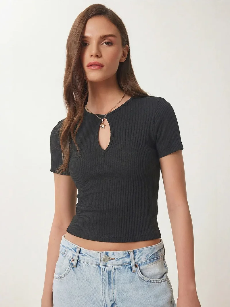Happiness İstanbul ISTANBUL Ribbed Crew Neck Cut Out Crop Top