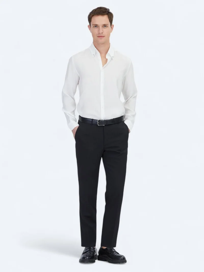 كيب قميص أبيض طويل بقصة عادية، مناسب للإطلالات الكاجوال