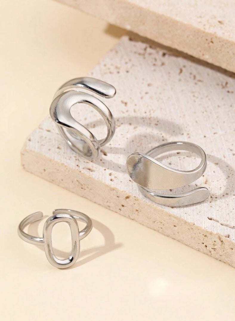 إيكوال طقم خواتم نسائي من 3 قطع من الاستانلس ستيل باللون الفضي انيق وعصري بمقاس موحد - Image 2