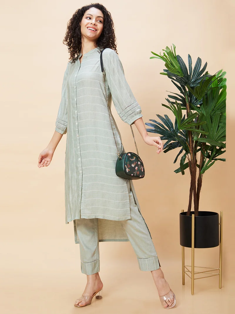 globus Women Mandarin Collar High Low Kurta With Trousers