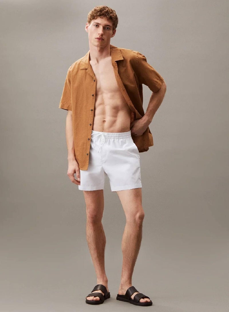 كالفن كلاين شورت سباحة برباط متوسط الطول - بشريط مزين بشعار كلفن كلاين - Image 4