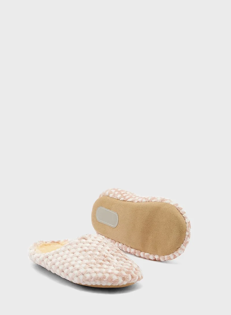 Ginger Textured Closed Toe Bedroom Slippers