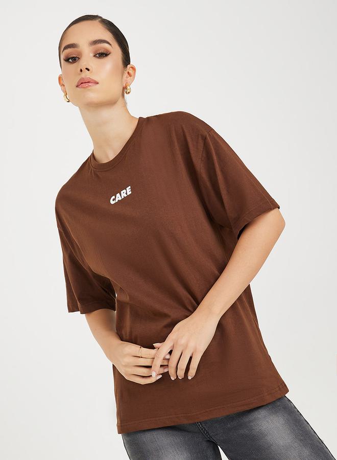 Styli Styli Oversized Slogan Print Longline T-Shirt  - Image 3