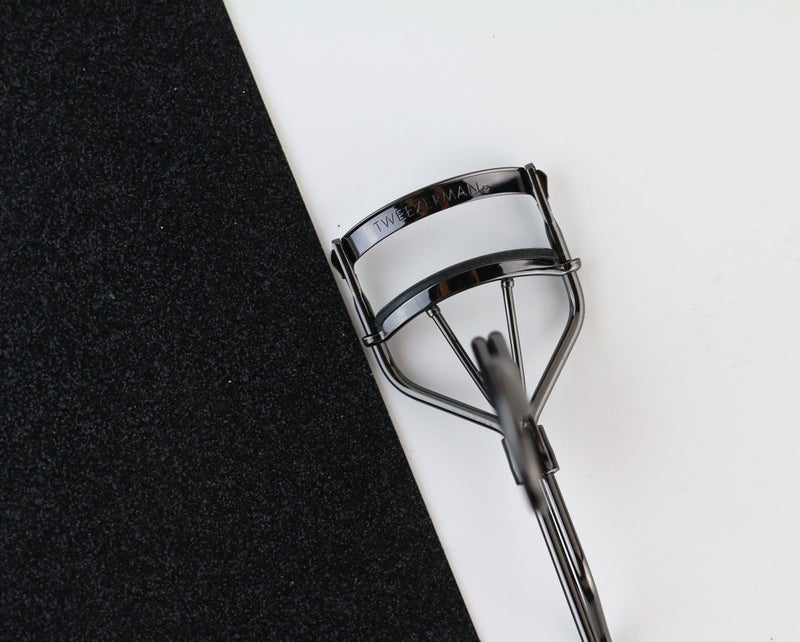 Tweezerman Pro Master Black Eyelash Curler - Designed for Almond-Shaped Eyes - Image 1