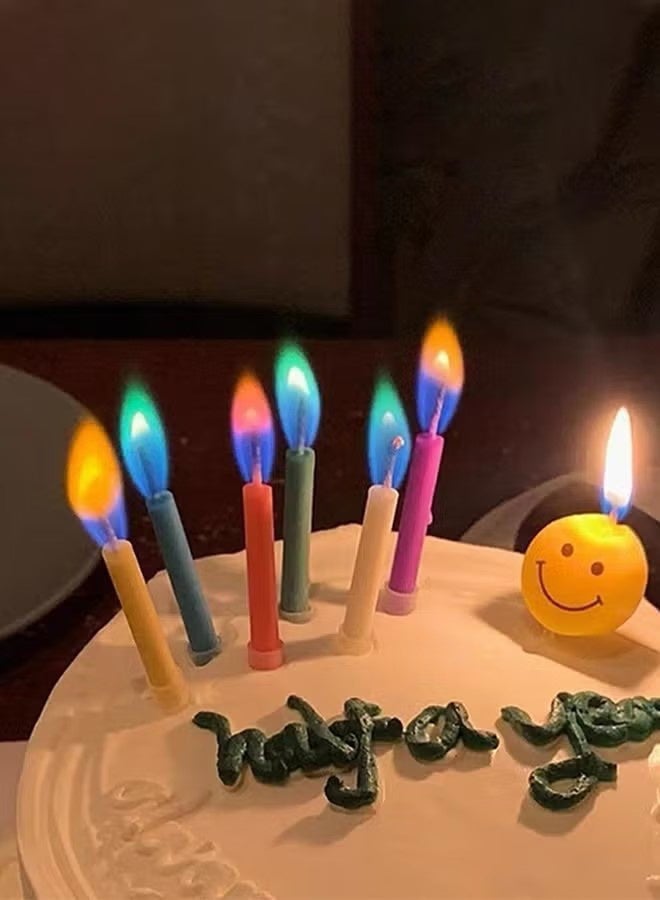 واي جيه شموع عيد ميلاد سعيد، تضمين حاملي شموع عيد الميلاد المرح الشموع الملونة، لفطائر عيد الميلاد لجعلها احتفالا سحريا (ملون، 6) - Image 5