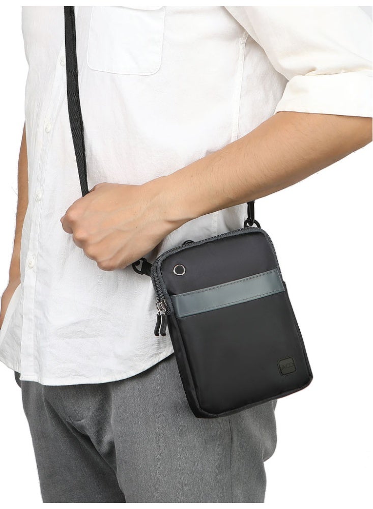 أفو شنطة كتف عملية من خامة متينة مقاومة للماء، مزودة بسحّابات قوية وجيوب متعددة لتخزين الأغراض الأساسية بأمان، مثالية للسفر، التسوق، والاستخدام اليومي بلون رمادي. - Image 4