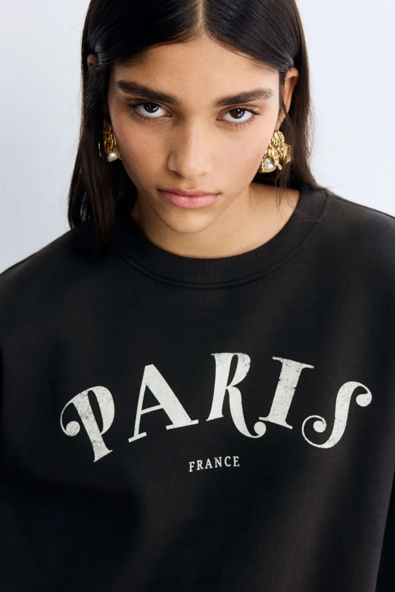 اتش اند ام سويت شيرت بتفاصيل مزخرفة