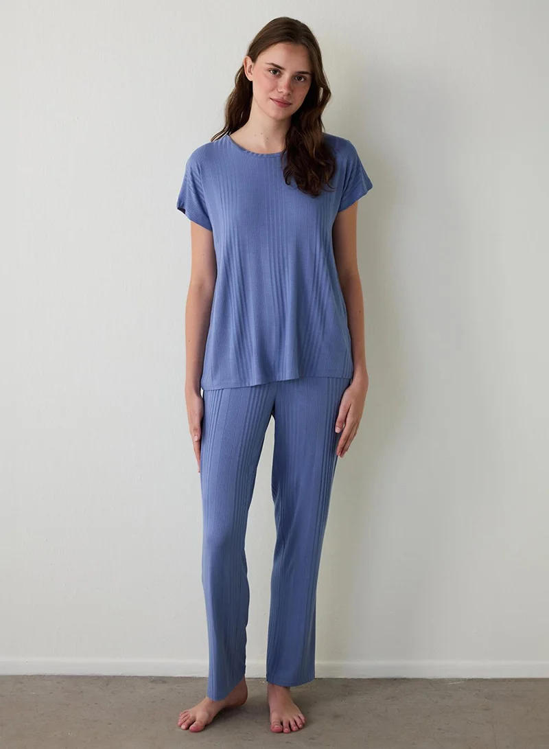 بنتي طقم بيجامة هايلى قصير الأكمام بياقة دائرية باللون النيلي