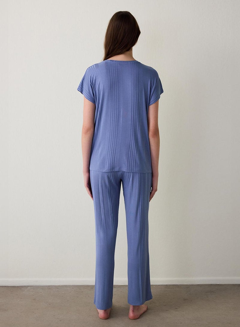 بنتي طقم بيجامة هايلى قصير الأكمام بياقة دائرية باللون النيلي - Image 4