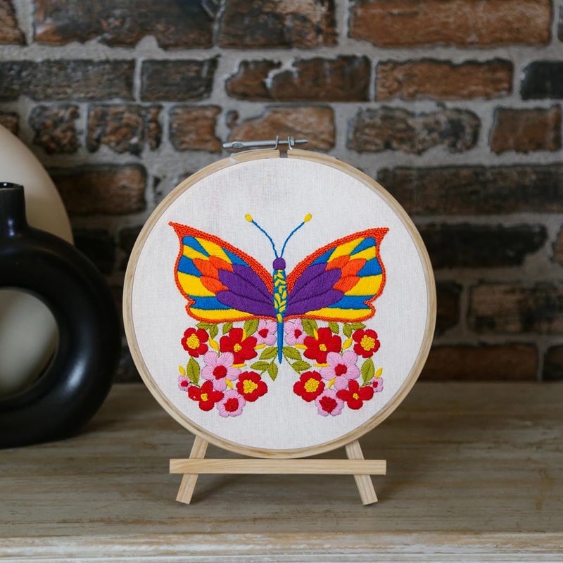 picknMAKE طقم تطريز كروس ستش للمبتدئين والبالغين، يتضمن فراشة بأجنحة زهور ملونة، قماش مطبوع، أوراق تعليمات، خيوط وإبر، جميع المواد مشمولة، متعدد الألوان - Image 5