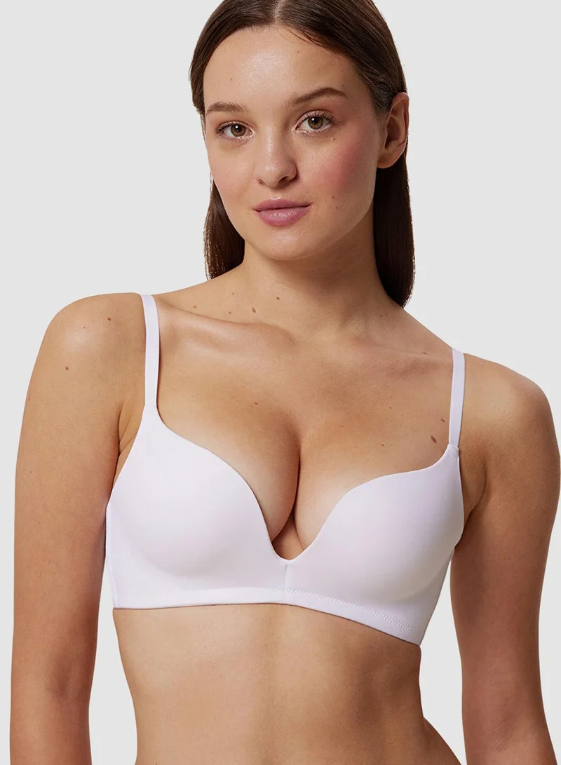 بنتي صدرية نسائية بالدفع للأعلى باللون الأبيض