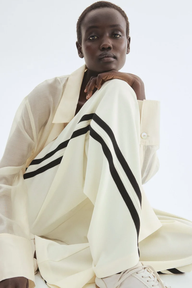 اتش اند ام بنطلون جيرسيه مُطرز