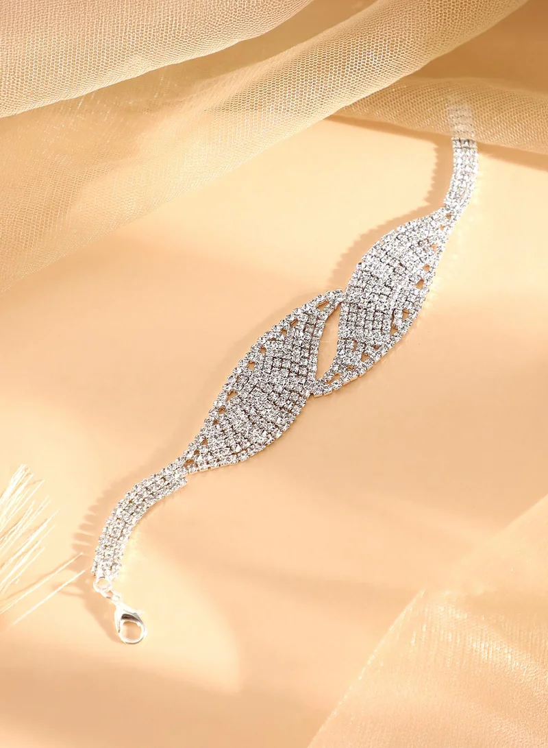 سوهي سوار نسائي بتصميم ملتوي مرصع بالكريستال بلون فضي، مقاس واحد، مادة سبيكة حجر صناعي، قفل مخلب، مناسب للسهرات والحفلات