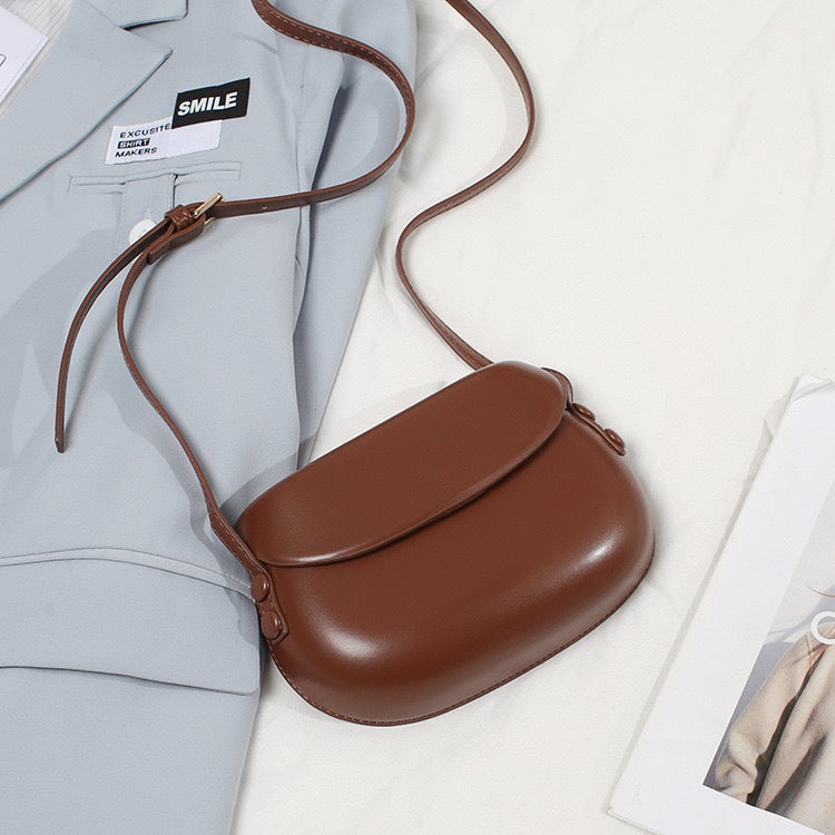 2024 Korean Style Retro Ins Red Saddle Bag Crossbody Small Bag Women'S All-Match Simple Mobile Phone Bag - Image 5
