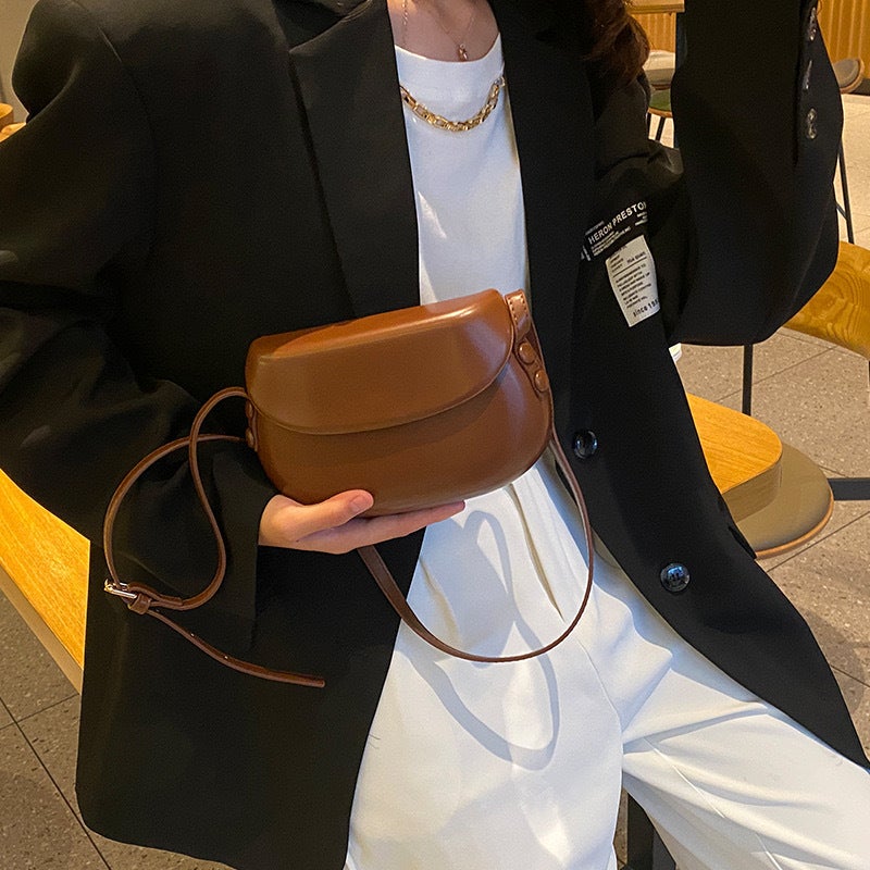 2024 Korean Style Retro Ins Red Saddle Bag Crossbody Small Bag Women'S All-Match Simple Mobile Phone Bag - Image 4