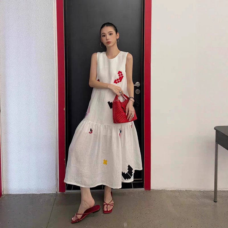 Women's Elegant White Floral Print Sleeveless Midi Dress - French Hepburn Style - Image 2