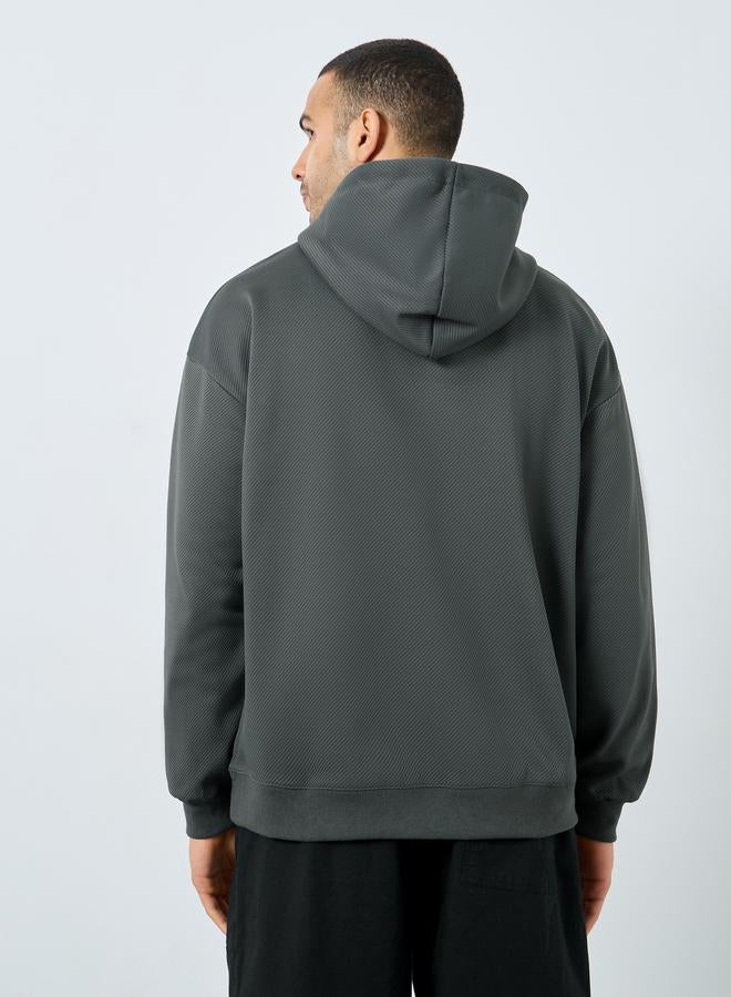 ستايلي هودي واسع محبوك بتفاصيل بارزة الملمس - Image 5