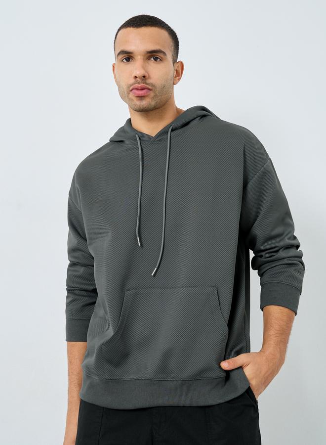 ستايلي هودي واسع محبوك بتفاصيل بارزة الملمس - Image 3