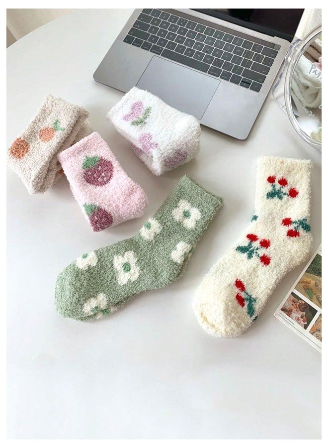 WDIRARA جوارب نسائية من WDIRARA، 5 أزواج، جوارب شتوية دافئة وناعمة بنقشة الكرز، جوارب منزلية مريحة للنوم، متعددة الألوان، مقاس واحد - Image 3