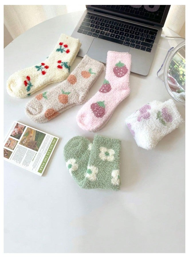 WDIRARA جوارب نسائية من WDIRARA، 5 أزواج، جوارب شتوية دافئة وناعمة بنقشة الكرز، جوارب منزلية مريحة للنوم، متعددة الألوان، مقاس واحد - Image 4