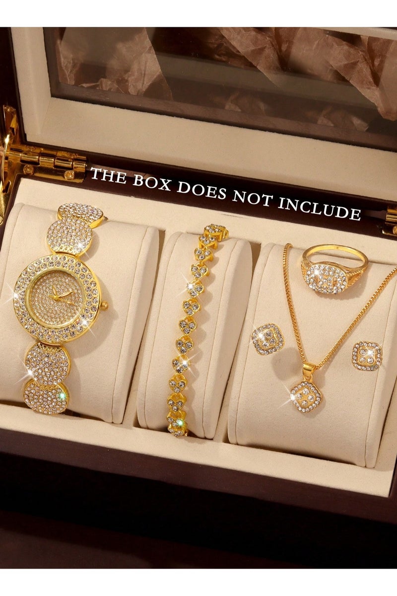 اكسسوار نسائي فاخر مجموعه من 5  قطع تحتوي على ساعه نسائيه ، سوار ، سلسال, اقراط و خاتم  باللون الذهبي مزينه باحجار الراين اللامعه مجموعه مقاومه للصدا مناسبه لتقديمها كهديه لم تحب ، هديه تخرج ، هدايا اعياد ميلاد و لجميع المناسبات الخاصه بدون علبه - Image 1