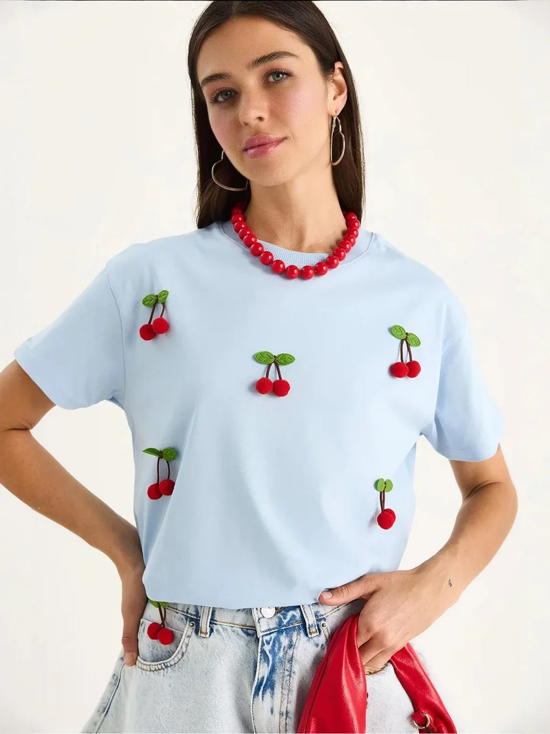 LUCCI Patterned Crew Neck T-Shirt with Accessories Detail
