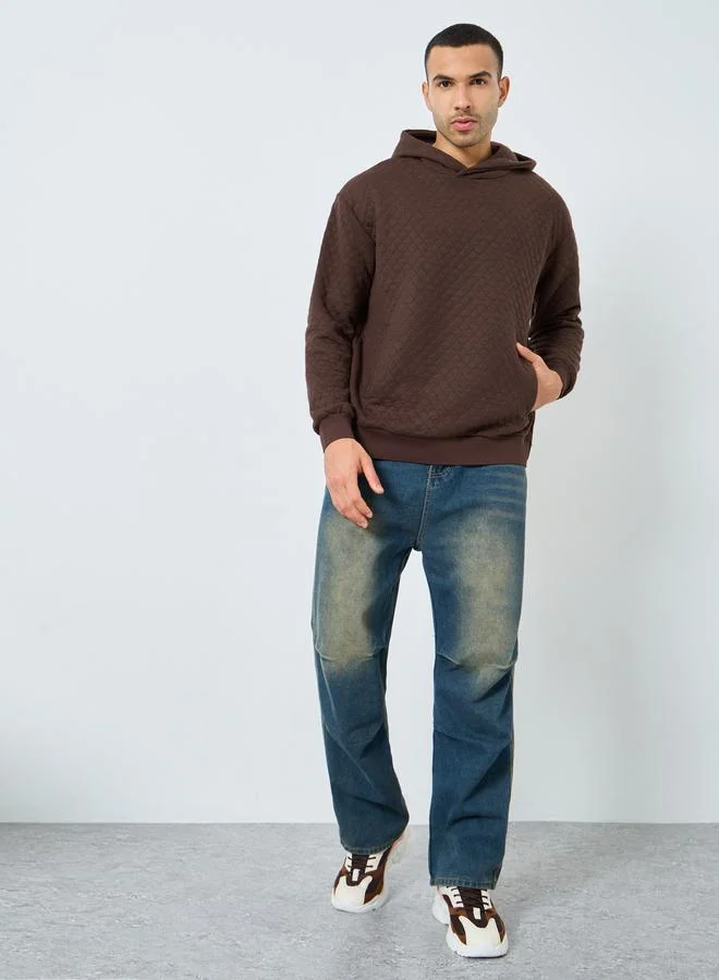 ستايلي هودي واسع بمظهر مبطن وتفاصيل درزات