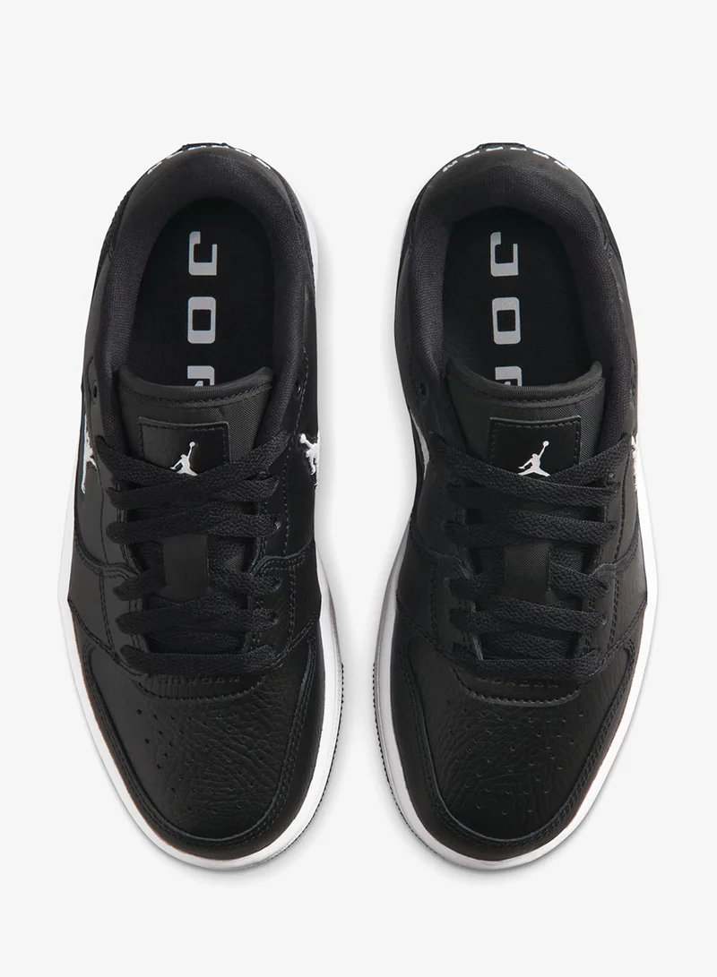 Jordan BLACK/WHITE Youth Court Connect Low  | Best Price UAE