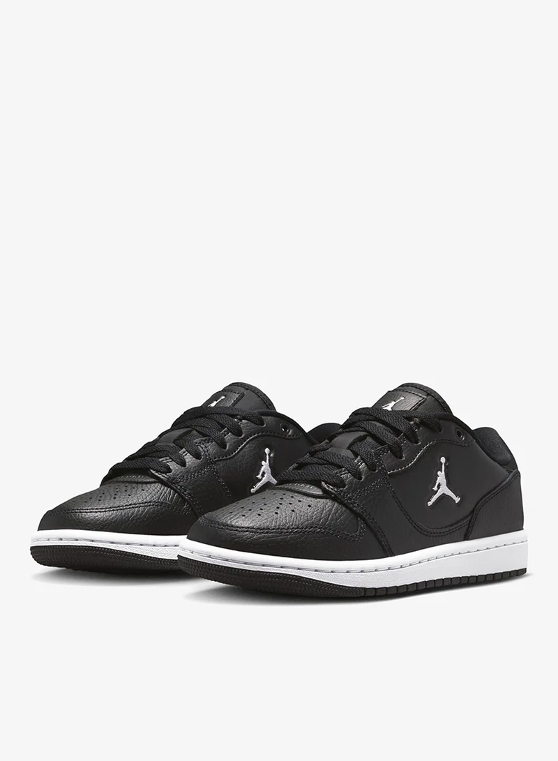 Jordan BLACK/WHITE Youth Court Connect Low  | Best Price UAE