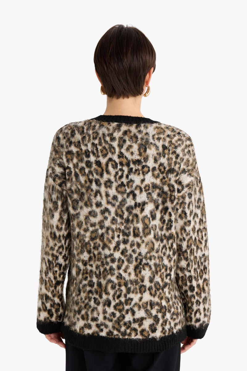 DeFacto Black Woman Oversize Crew Neck Leopard Knitwear Pullover Casual - Image 5
