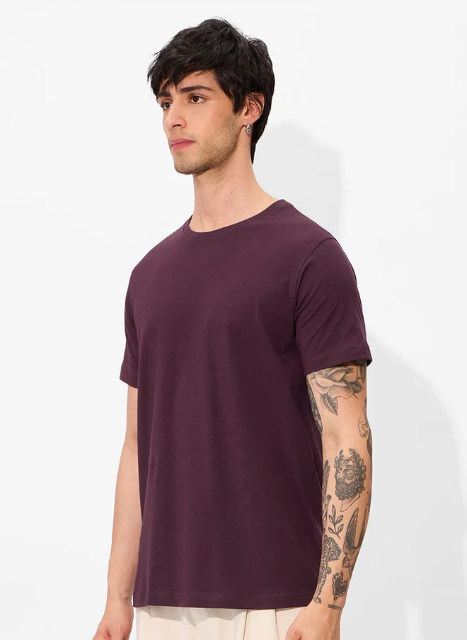 The Souled Store  The Souled Store Men Plum Solid Regular Fit T-Shirt  | Best Price UAE