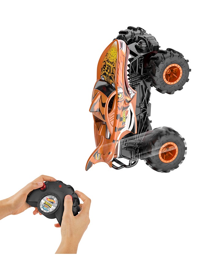 Hot Wheels Monster Trucks
1:24 Tiger  SharkTM RC Vehicle - Image 5
