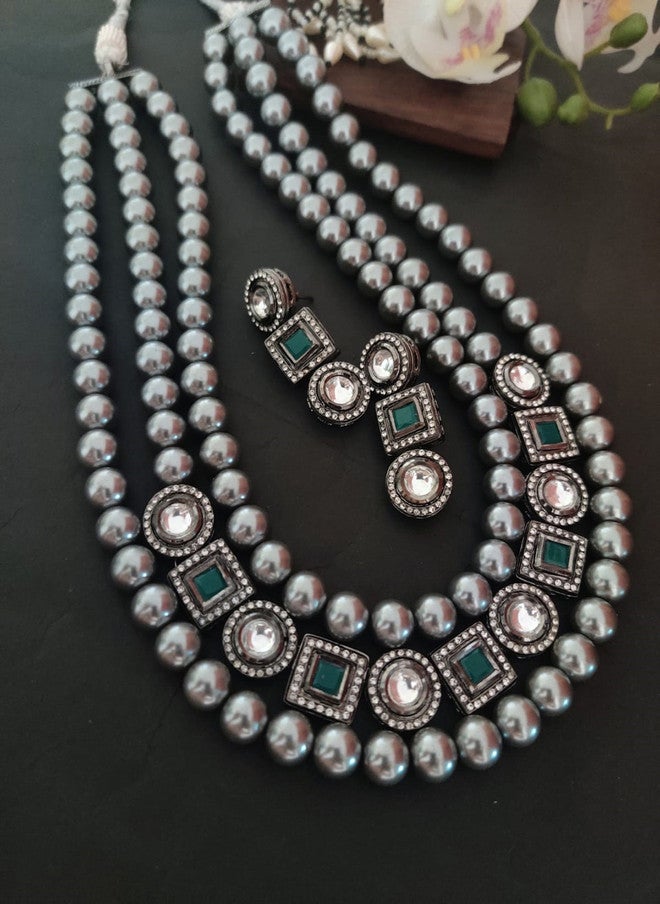 Binnis Wardrobe Silver-Toned & Green Three Layered Jewellery Set - Image 3