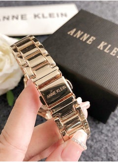 آن كلاين الأناقة المتطورة: ساعة Anne Klein الكوارتز للنساء  - Image 3