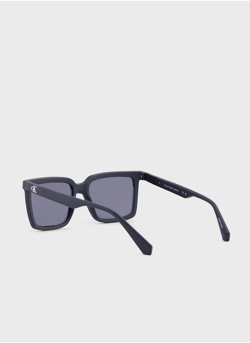 Calvin Klein Jeans Ckj23659S Oversized Sunglasses  - Image 3