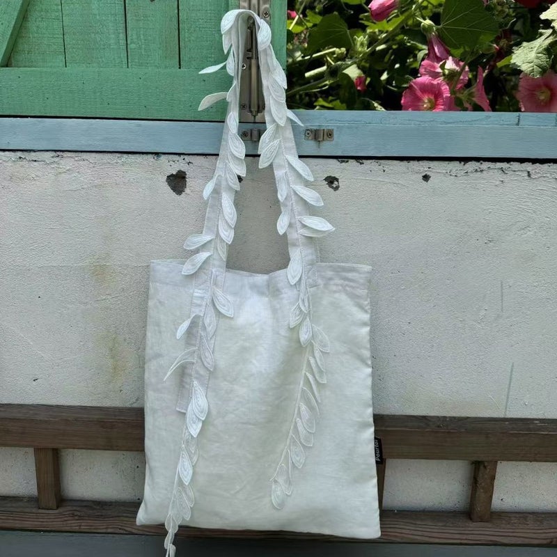 حقيبة كتف كتان بيضاء مع تطريز دانتيل - Image 2