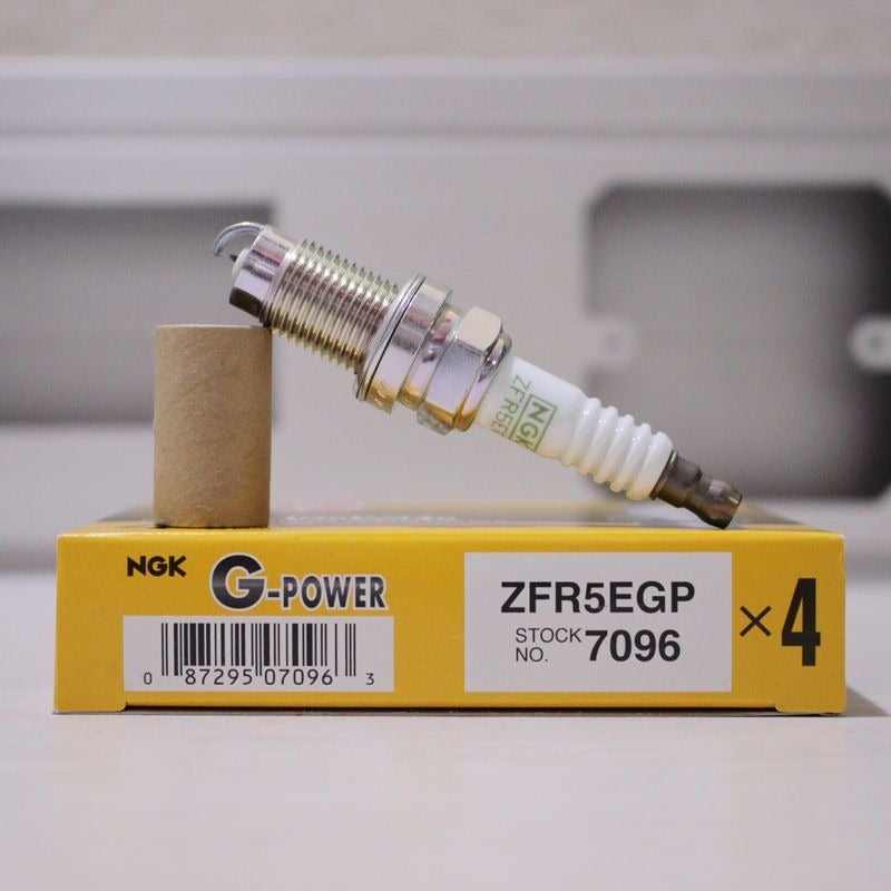 4 قطع من شمعات الإشعال البلاتينية NGK طراز ZFR5EGP/7096 لسيارات بولو، ساجيتار، لافيدا، باسات 2.0، أوكتافيا، توران