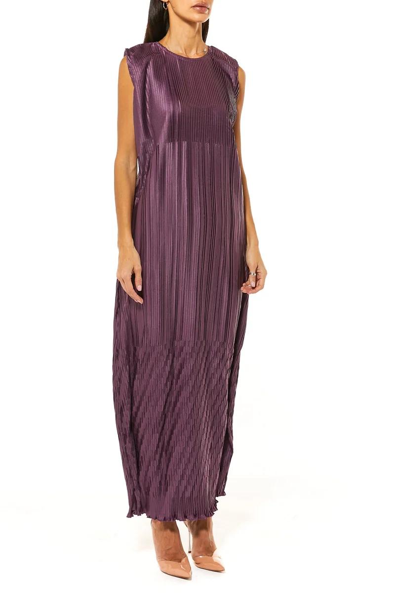 Moistreet Crew Neck Pleated Maxi Dress