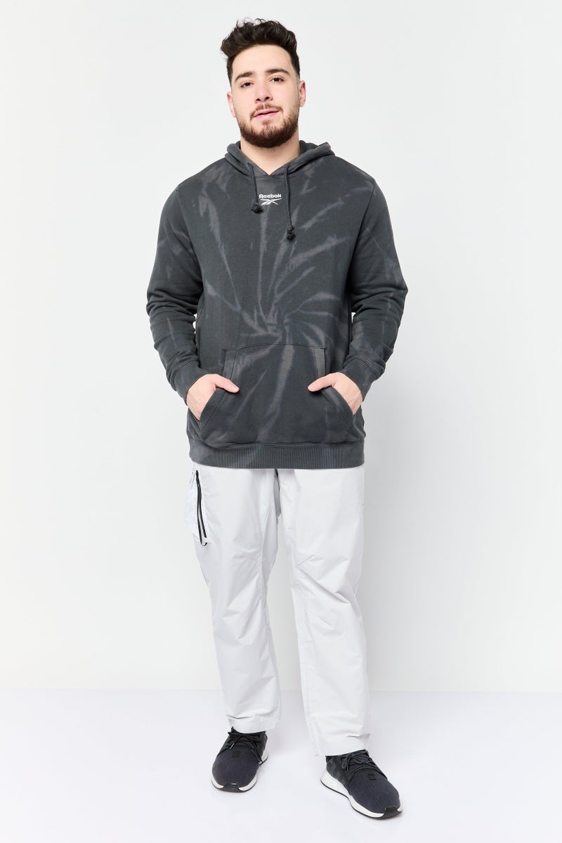 Reebok هودي رياضي للرجال بأكمام طويلة مع شعار مطرز، أسود - Image 2