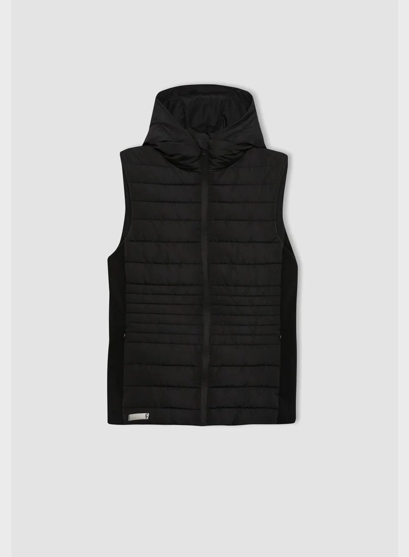 DeFacto Water-Repellent Slim Fit Hooded Sport Puffer Vest