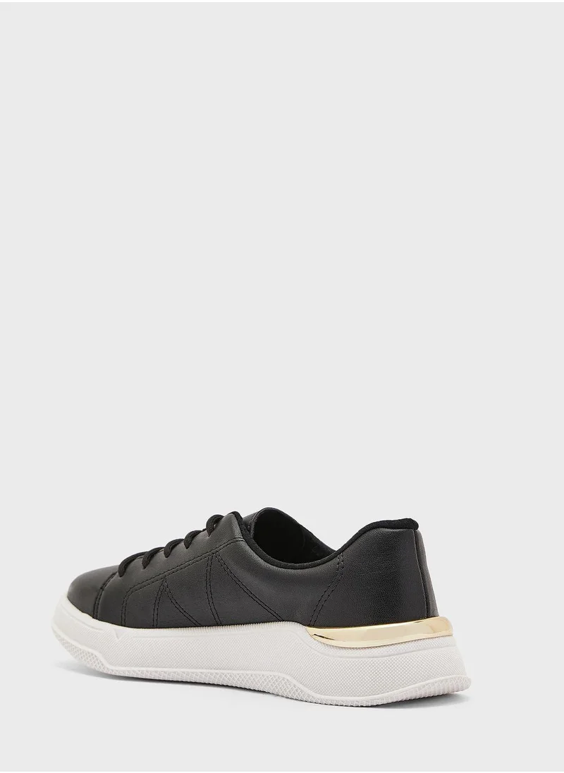 Beira Rio Alia Low Top Sneakers