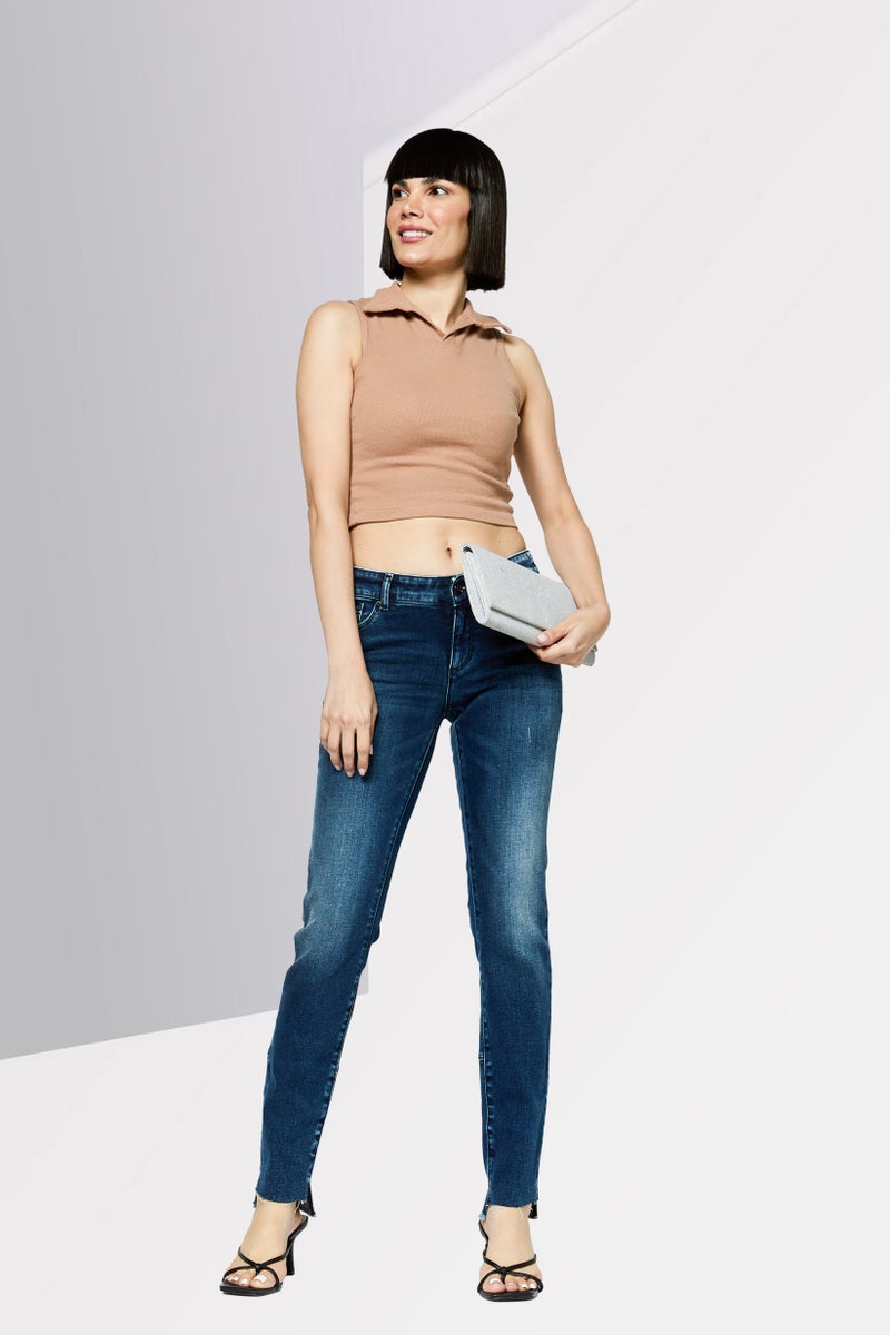 armani جينز نسائي ضيق منخفض الخصر بقصة مستقيمة، أزرق داكن - Image 2