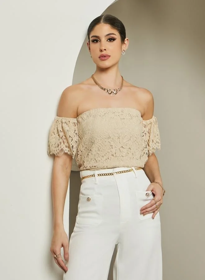 ستايلي بلوزة بياقة باندو وحافة مكشكشة مبطنة