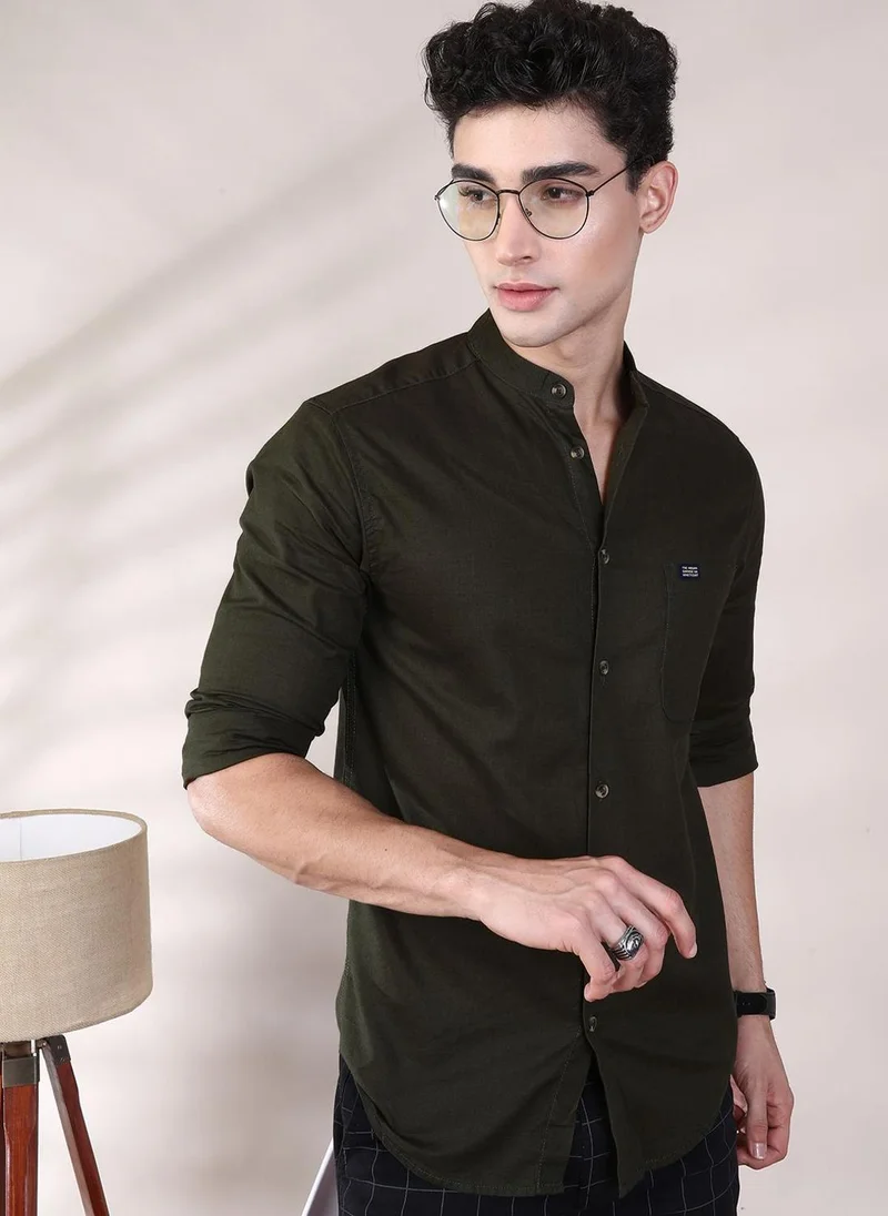 ذا انديان كراج كو Men Slim Fit Solid Full Sleeves Mandarin Collar Casual Shirt