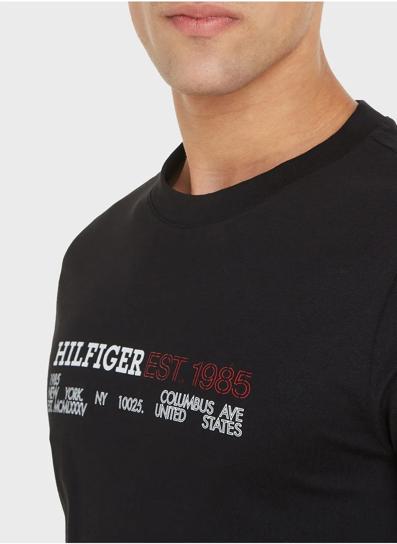 TOMMY HILFIGER Chest Logo Crew Neck T-Shirt
