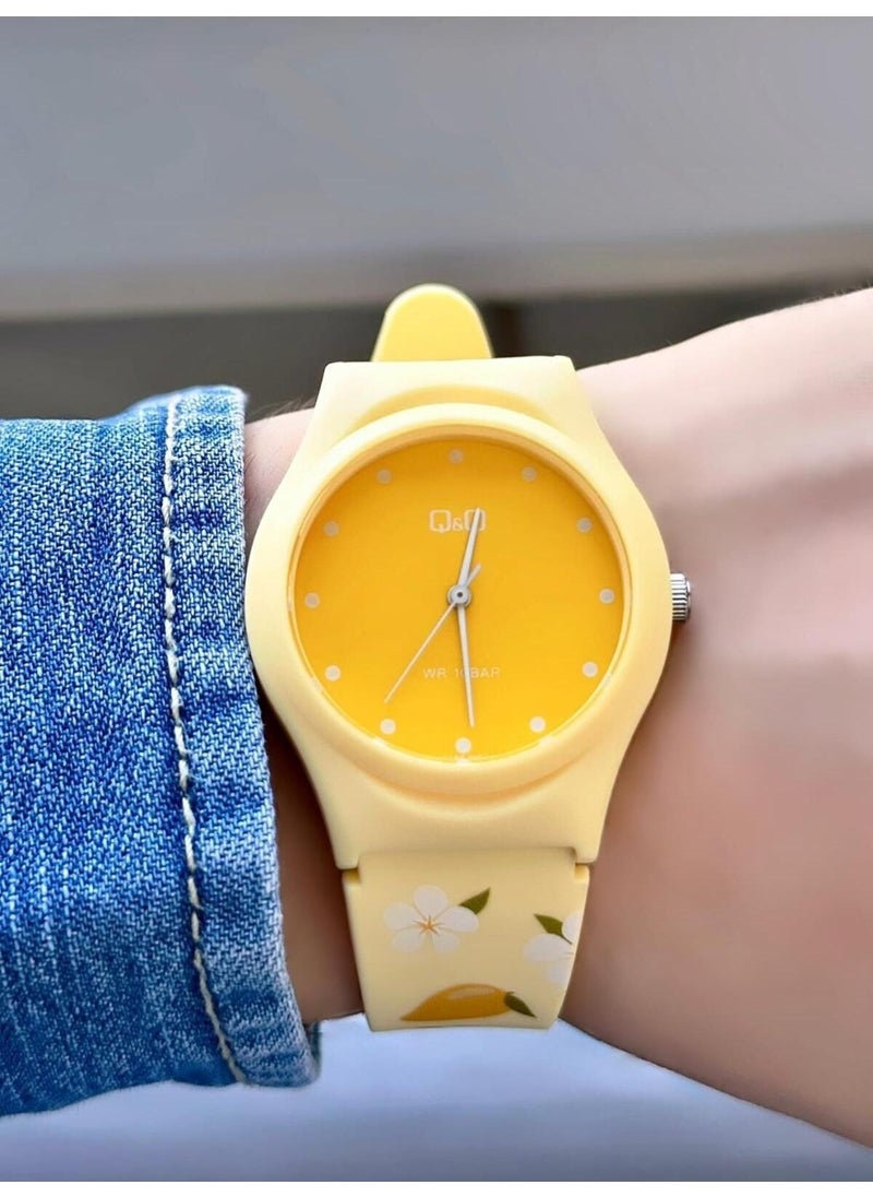 Q&Q unisex Waterproof Plastic Band Wristwatch  - Image 2