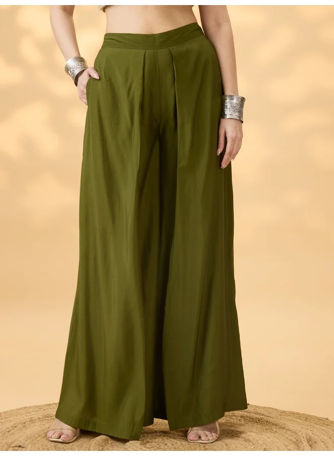 جلو باص Globus Women Olive Solid High Rise Pleated Wide Leg Flared Fusion Trousers